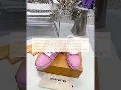 ピンクエンボス加工のぽっちゃりシューズ、ルイ・ヴィトンメンズレザーカジュアルルーズ、ユニセックスホワイトスニーカー、厚底スポーツボードシューズ、クロスレース、浅い開口部、牛革ラウンドトゥ、通気性